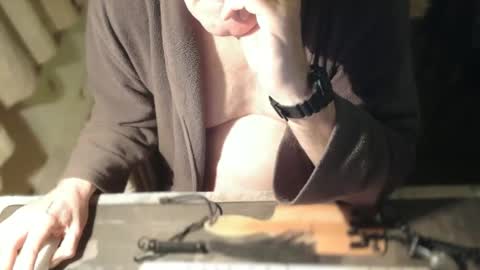 amslave4f online show from February 15, 7:21 pm