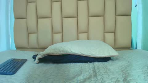 amy__wats0n online show from February 1, 1:23 am