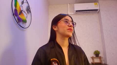 amy__wats0n online show from December 5, 7:21 pm