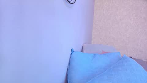 amy__wats0n online show from January 7, 7:05 pm