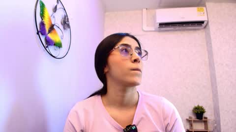 amy__wats0n online show from February 18, 7:10 pm