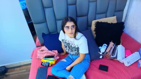 amy__wats0n online show from March 13, 7:09 pm