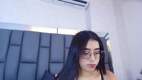 amy__wats0n online show from March 27, 7:13 pm