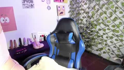 Snapshot of amy_hoy69 chatting on March 1, 2:13 am Amy Hoy69 online show from March 1, 2:13 am