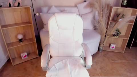 Snapshot of amy_kiitty chatting on December 27, 1:22 am online show from December 27, 1:22 am