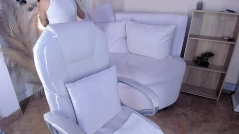 Snapshot of amy_kiitty chatting on March 4, 8:27 pm online show from March 4, 8:27 pm