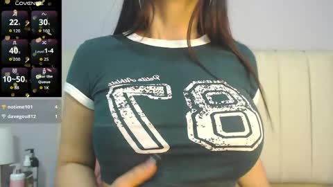 Snapshot of amy_le chatting on May 19, 2:12 pm Amy online show from May 19, 2:12 pm