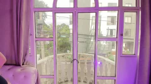 Amy online show from December 20, 1:07 pm