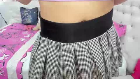 Snapshot of amy_queents chatting on October 7, 6:43 am Amy Caroland online show from October 7, 6:43 am