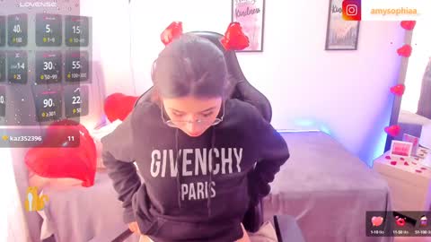 Amy sophia 3 online show from February 5, 4:47 pm