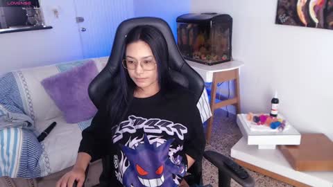 Snapshot of amy_stiward chatting on December 8, 7:54 pm Mia Cristancho online show from December 8, 7:54 pm