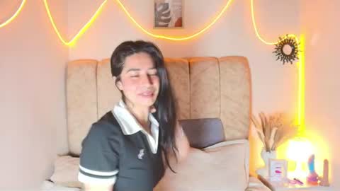 Amy online show from June 9, 11:33 am