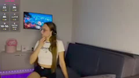 Snapshot of amy_yammy3 chatting on June 28, 6:25 pm Amy online show from June 28, 6:25 pm