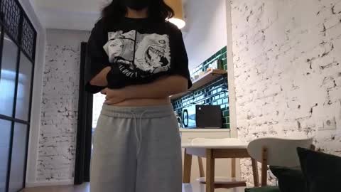 girl next door named Amy online show from February 5, 1:22 pm