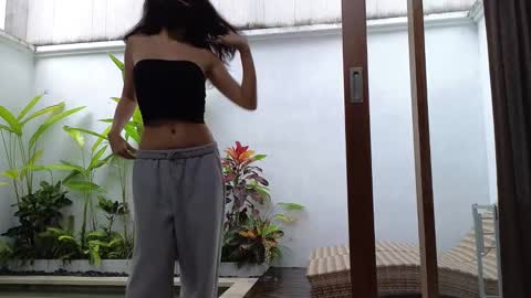 girl next door named Amy online show from February 26, 5:31 am