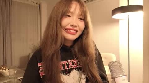 girl next door named Amy online show from December 22, 5:32 pm