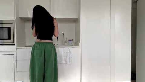 girl next door named Amy online show from February 5, 2:00 pm