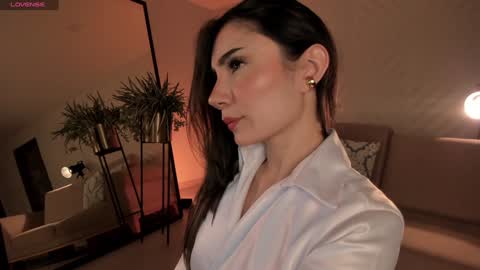 Amy Armstrong online show from December 18, 11:40 pm