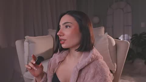 Amy Armstrong online show from April 8, 12:10 am