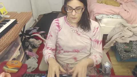 Trashely Gimpson online show from March 4, 10:46 am