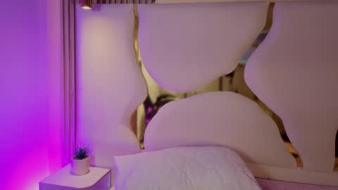 Snapshot of amyjoness__ chatting on June 3, 2:33 pm Amy online show from June 3, 2:33 pm