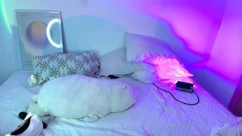 Amy ... Nice to meet u   thumb up me please its important online show from April 7, 10:53 pm