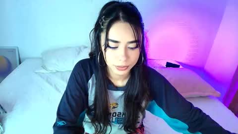Snapshot of amyolimpo chatting on May 5, 9:23 pm Amy ... Nice to meet u thumb up me please its important online show from May 5, 9:23 pm