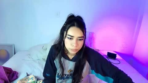 Snapshot of amyolimpo chatting on May 6, 4:34 pm Amy ... Nice to meet u thumb up me please its important online show from May 6, 4:34 pm