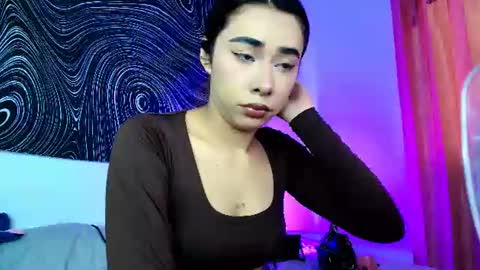 Snapshot of amyolimpo chatting on July 7, 8:46 pm Amy ... Nice to meet u thumb up me please its important online show from July 7, 8:46 pm