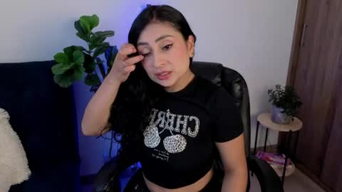 Snapshot of amyross1 chatting on April 25, 10:29 pm Aleja online show from April 25, 10:29 pm