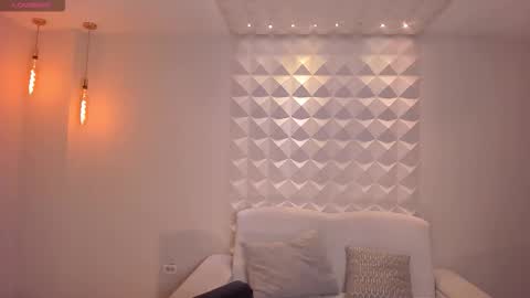 Snapshot of amyrosse_x chatting on February 27, 11:43 am AMY R online show from February 27, 11:43 am