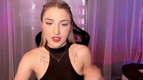 amyvilvet online show from January 17, 2:38 am