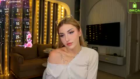Snapshot of amyvilvet chatting on July 1, 9:03 pm amyvilvet online show from July 1, 9:03 pm