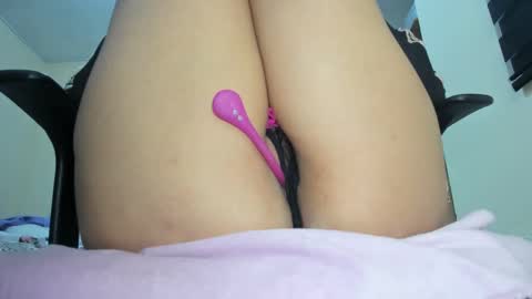 Snapshot of amywalker01 chatting on October 8, 7:22 pm amy online show from October 8, 7:22 pm