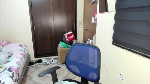 Snapshot of amywalker01 chatting on January 8, 9:50 pm amy online show from January 8, 9:50 pm