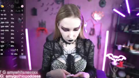 Snapshot of amywhitenessxx chatting on May 25, 12:22 pm Amy switch Goddess divine Mistress online show from May 25, 12:22 pm