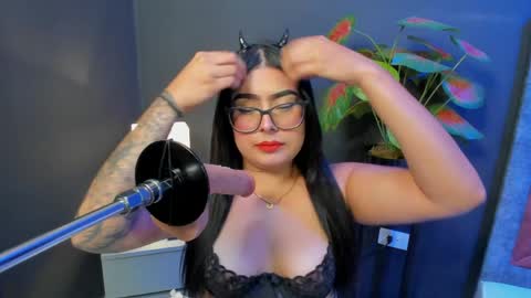 amywhitte_ online show from April 12, 3:44 am