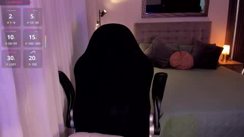    online show from November 23, 4:07 pm