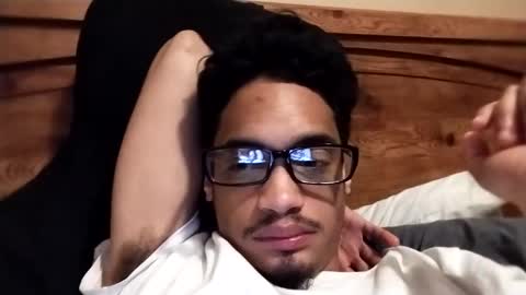 Snapshot of an377432 chatting on February 22, 1:22 am an377432 online show from February 22, 1:22 am