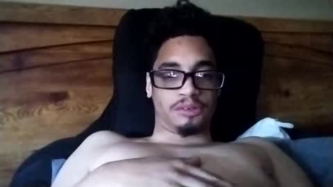 Snapshot of an377432 chatting on February 22, 3:03 pm an377432 online show from February 22, 3:03 pm