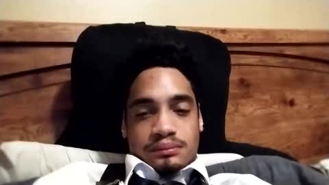 Snapshot of an377432 chatting on February 24, 2:40 am an377432 online show from February 24, 2:40 am