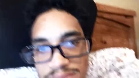 Snapshot of an377432 chatting on February 28, 9:33 pm an377432 online show from February 28, 9:33 pm