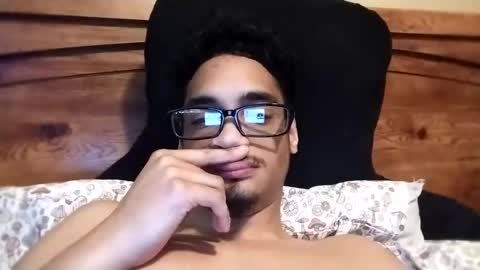 Snapshot of an377432 chatting on March 4, 7:01 pm an377432 online show from March 4, 7:01 pm