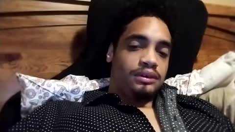 Snapshot of an377432 chatting on March 6, 3:57 am an377432 online show from March 6, 3:57 am