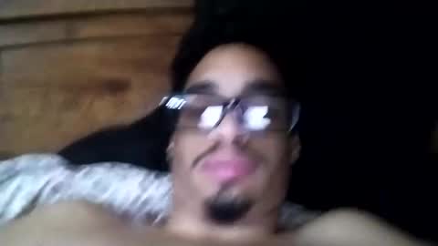 Snapshot of an377432 chatting on March 6, 2:08 pm an377432 online show from March 6, 2:08 pm