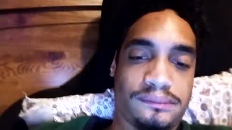 Snapshot of an377432 chatting on March 9, 1:04 am an377432 online show from March 9, 1:04 am