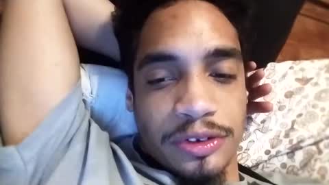 Snapshot of an377432 chatting on March 11, 3:05 am an377432 online show from March 11, 3:05 am