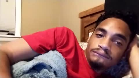 Snapshot of an377432 chatting on September 22, 2:13 am an377432 online show from September 22, 2:13 am