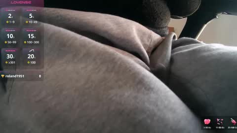 A online show from March 10, 12:04 pm