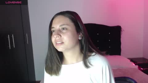 ana_arms_ online show from March 26, 5:07 pm